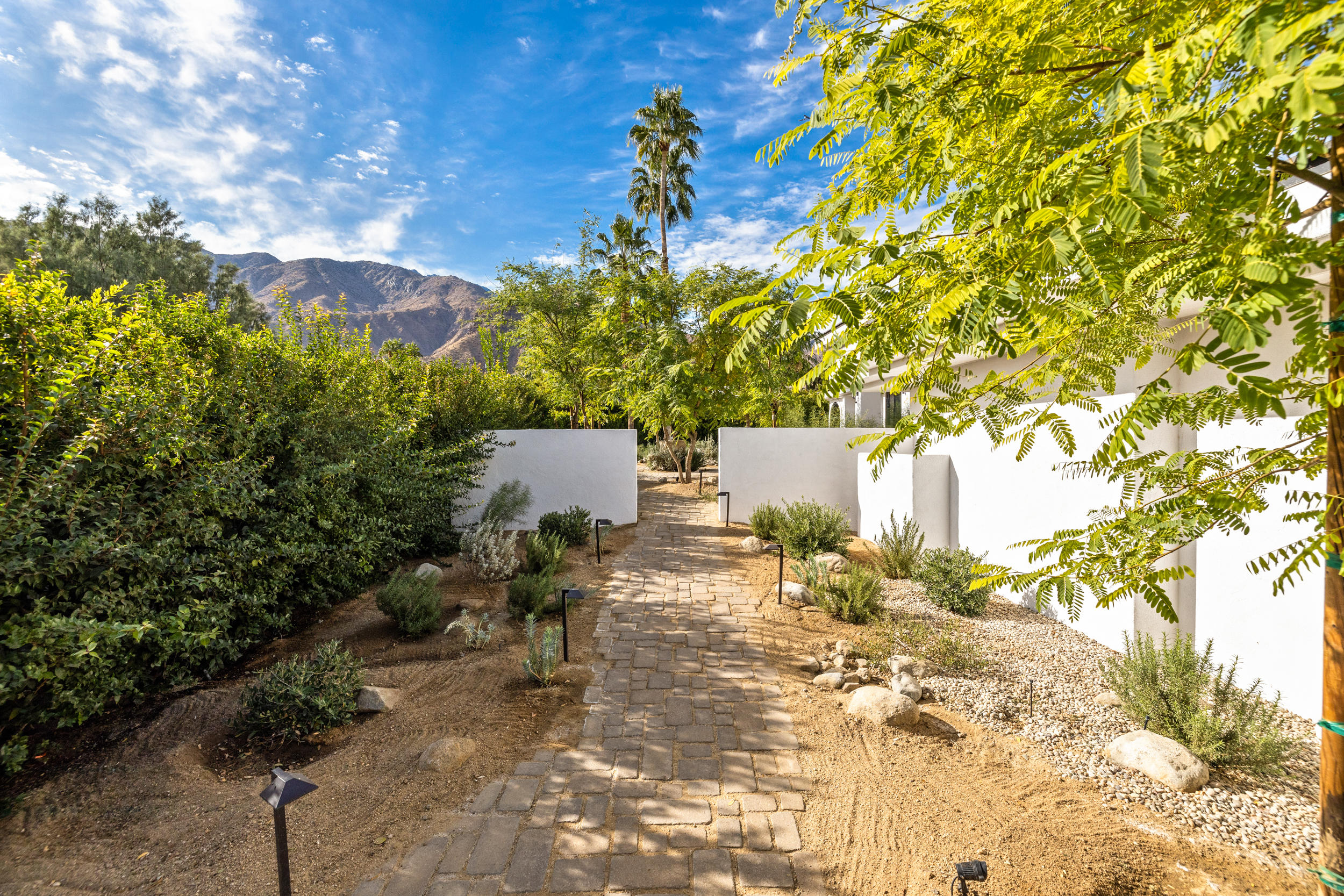 594 West Stevens Road, Unit A Palm Springs, CA 92262 - Photo 98 of 133 068A0358