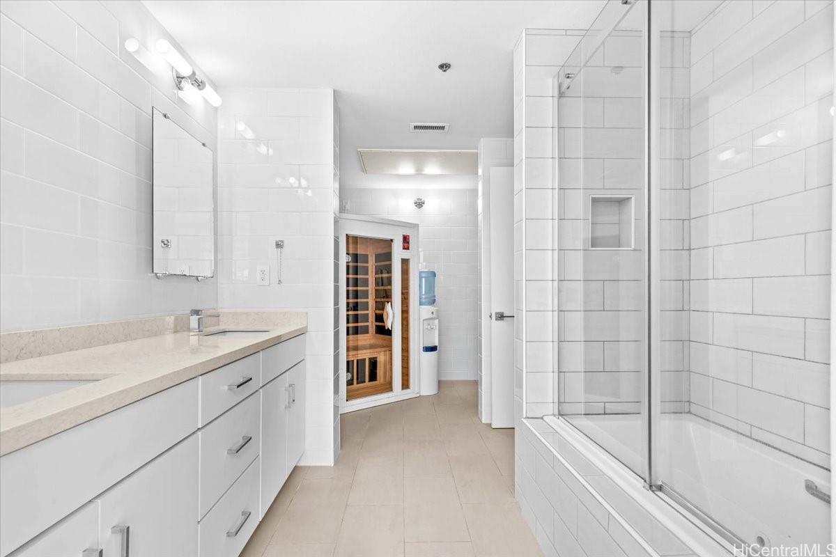 520 Lunalilo Home Road, Unit 8107 Honolulu, HI 96825 - Photo 14 of 25 primary bath, en suite with sauna