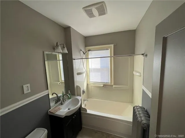 $1,850 | 953 West Boulevard, Hartford, CT 06106