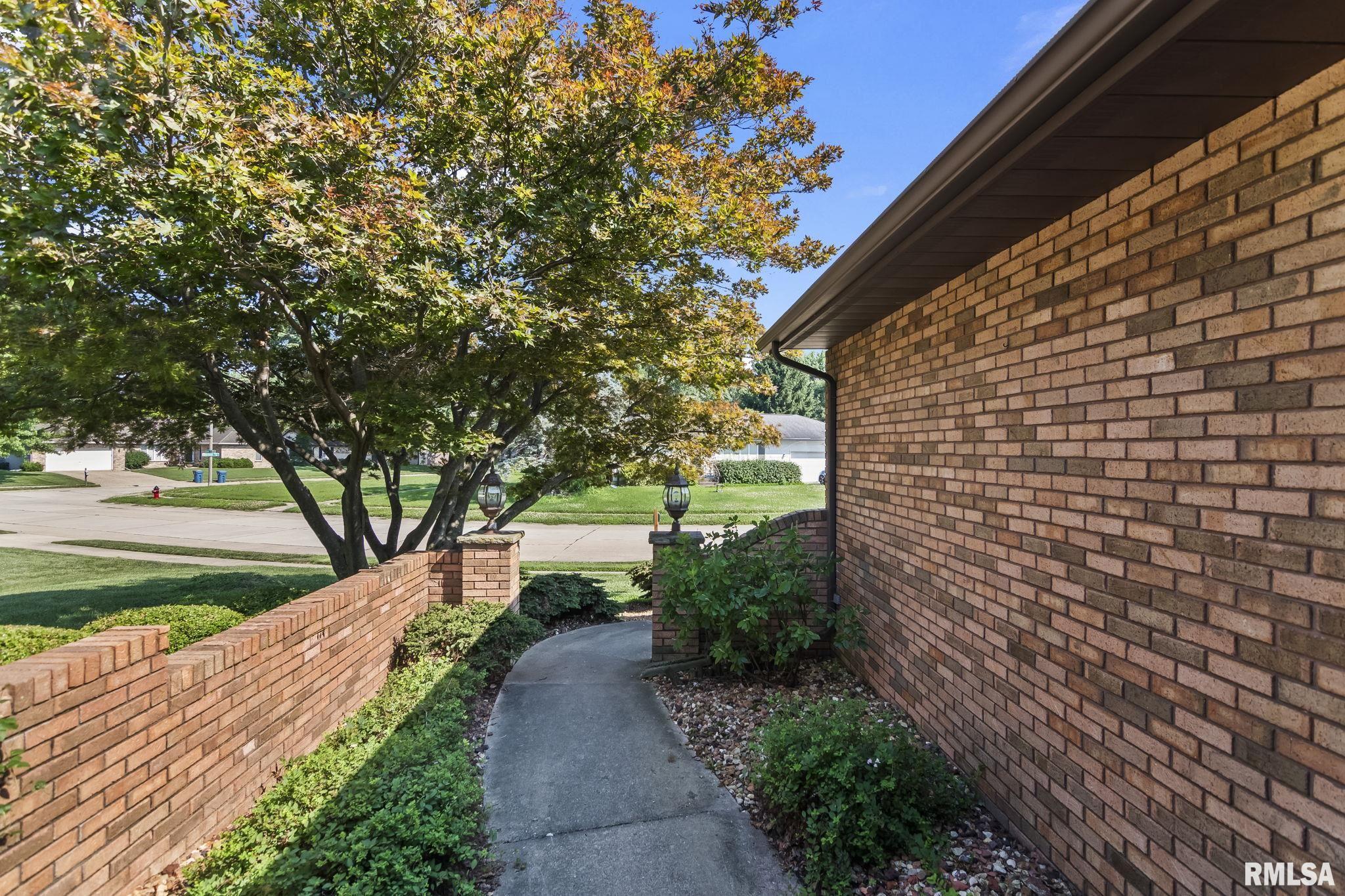 3205 Ivyton Drive Springfield, IL 62704 - Photo 5 of 41