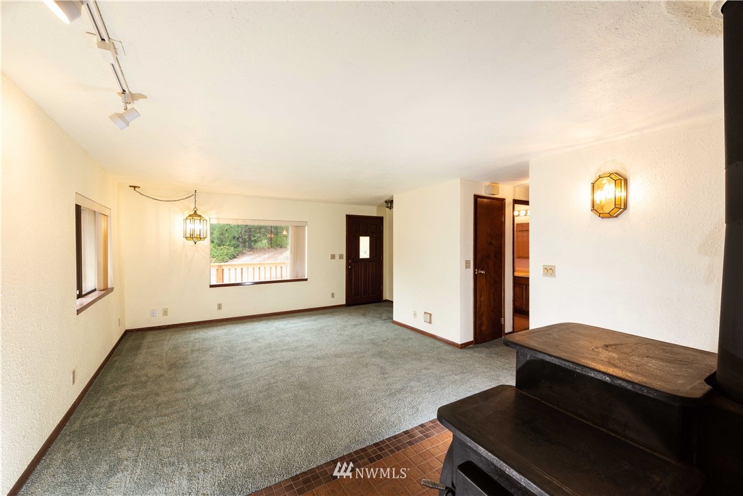1440 Southwest Spruce Road Port Orchard, WA 98367 - Photo 3 of 25 Gallery Image 3