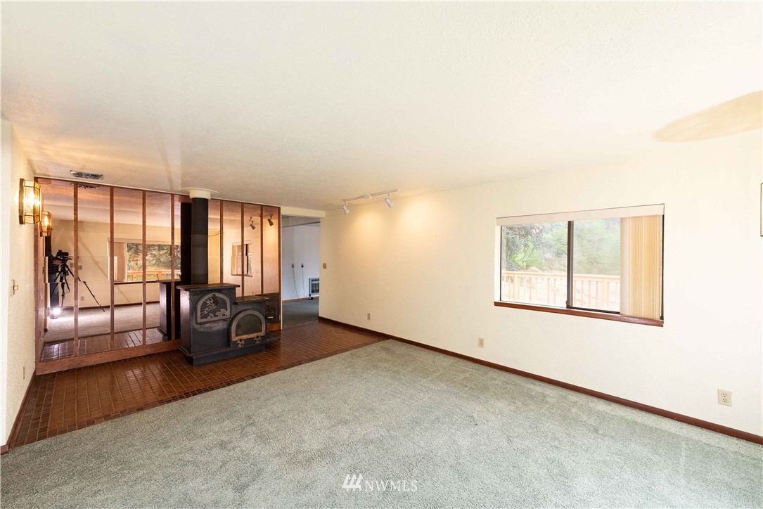 1440 Southwest Spruce Road Port Orchard, WA 98367 - Photo 4 of 25 Gallery Image 4