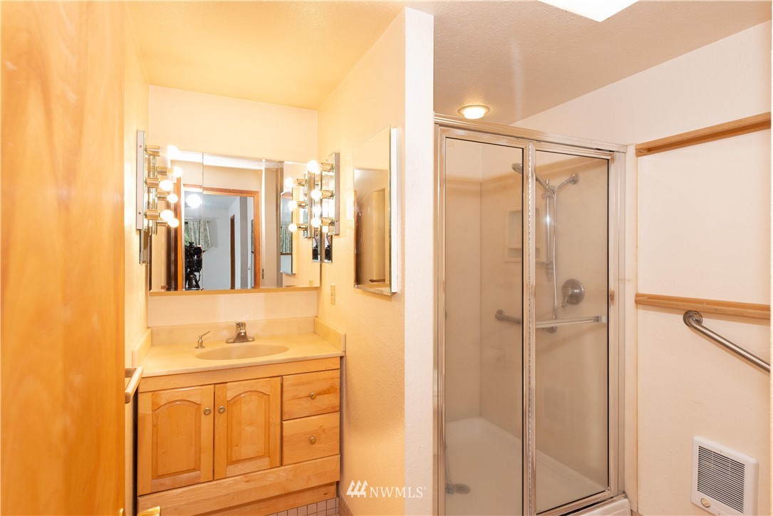 1440 Southwest Spruce Road Port Orchard, WA 98367 - Photo 10 of 25 Gallery Image 10