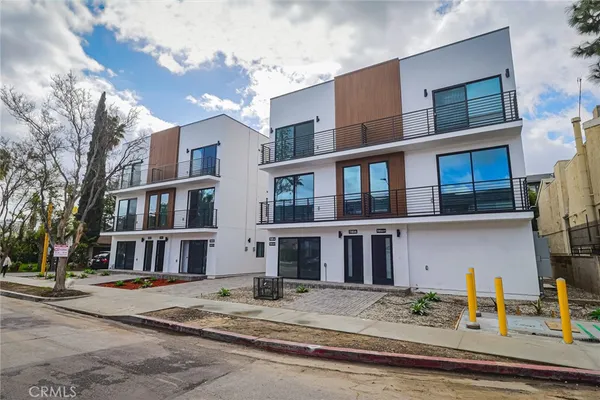 $3,850 | 11810 Gilmore Street, North Hollywood, CA 91606