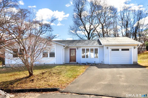 $275,000 | 16 Tuscarora Place, Bristol, CT 06010