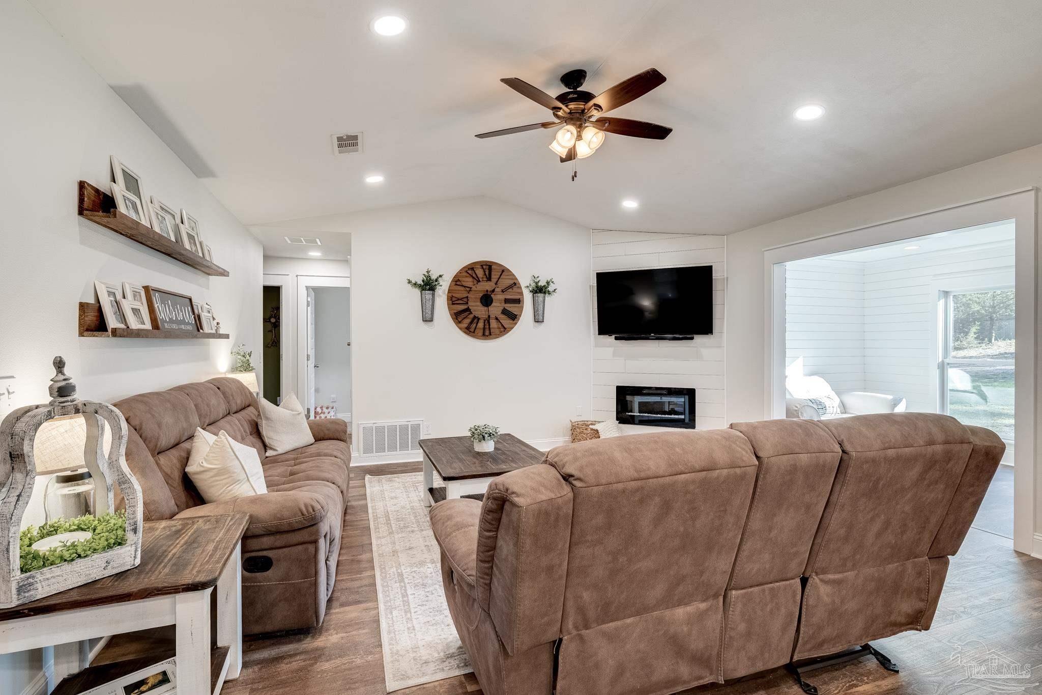 1923 Schnoor Road Jay, FL 32565 - Photo 16 of 48 Gallery Image 16