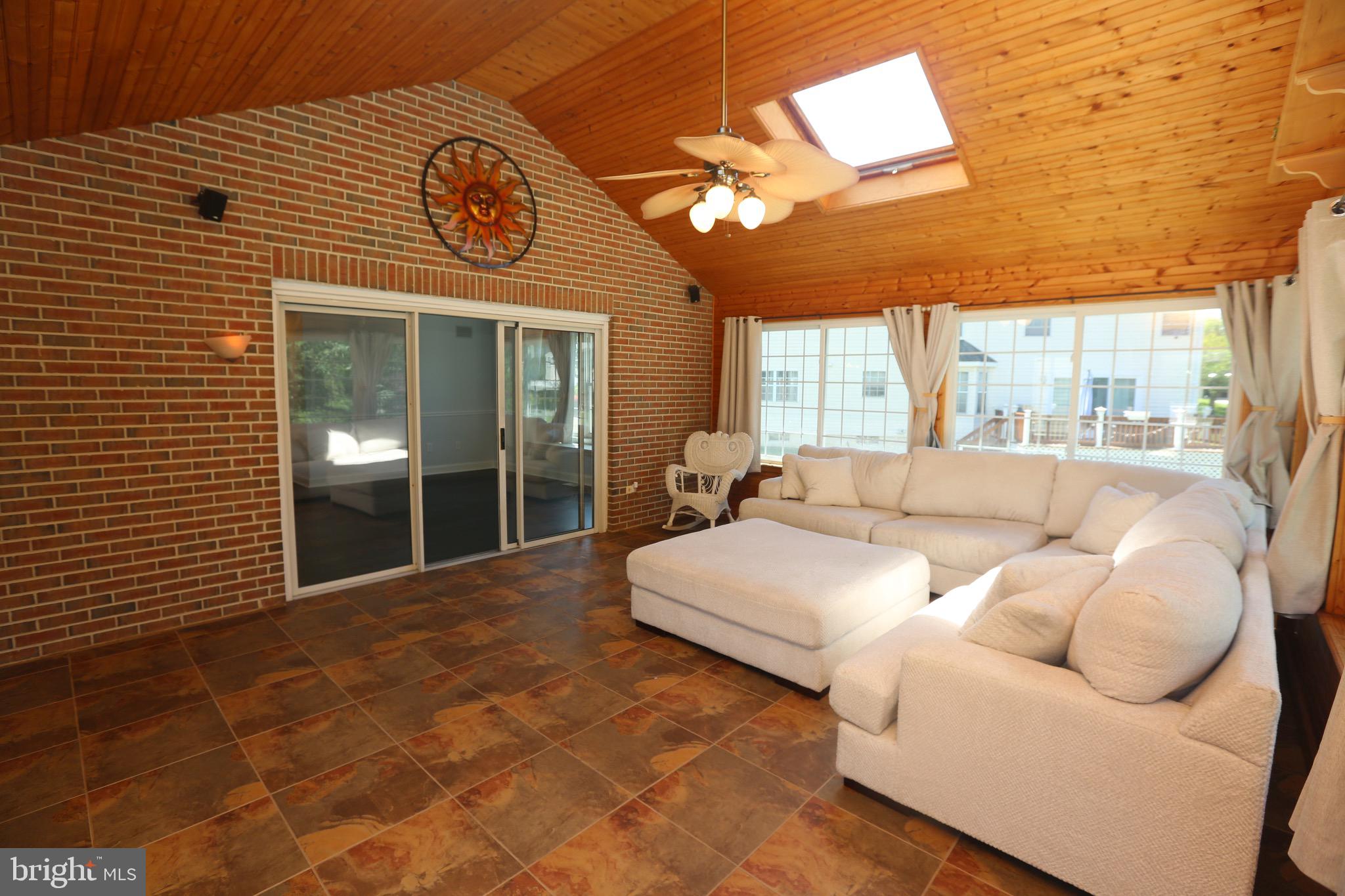 16 Cotswold Way Sewell, NJ 08080 - Photo 18 of 52 a large living room with a large window