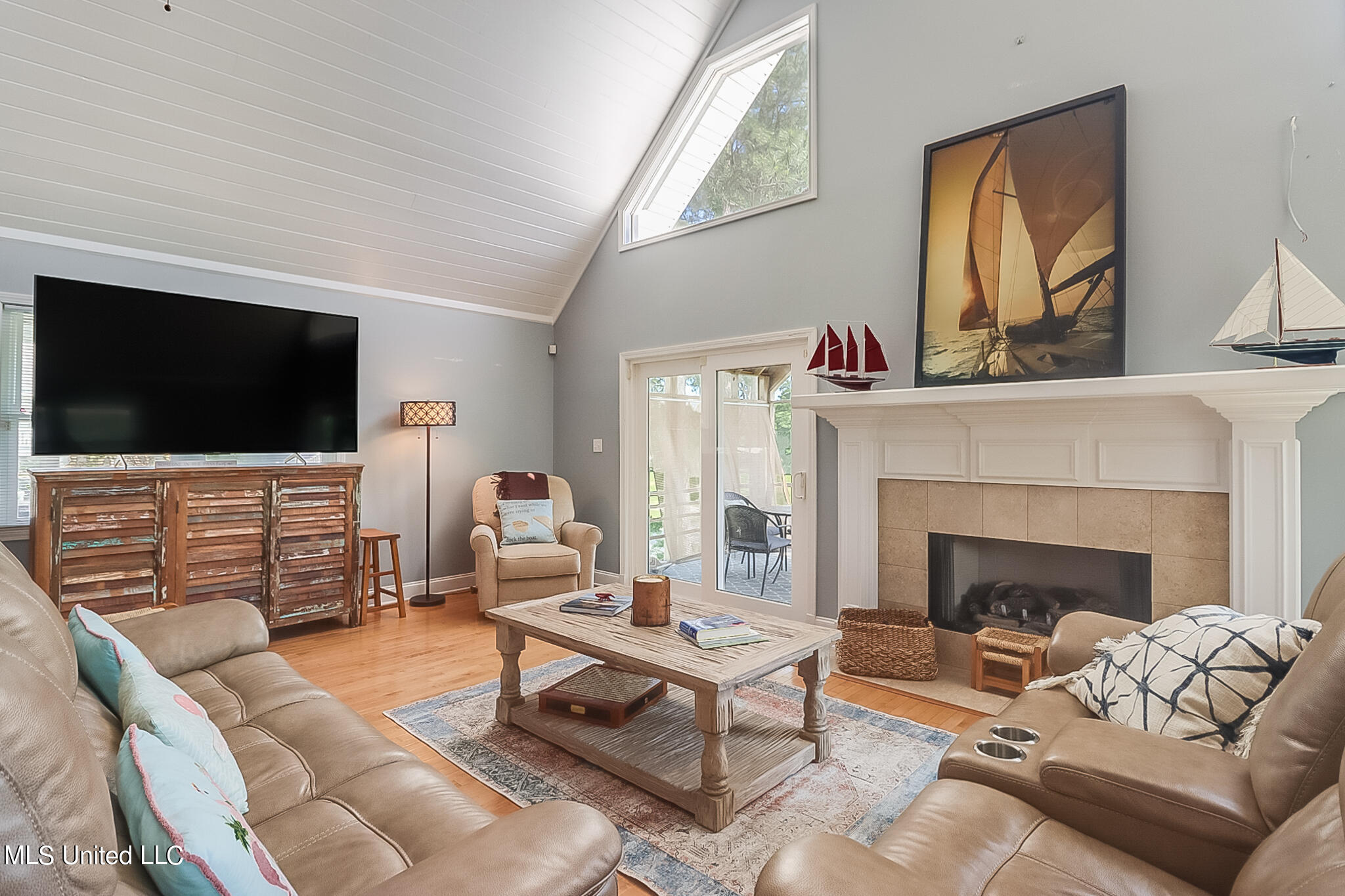 495 Prentiss Road Pass Christian, MS 39571 - Photo 4 of 43 Living Room 1