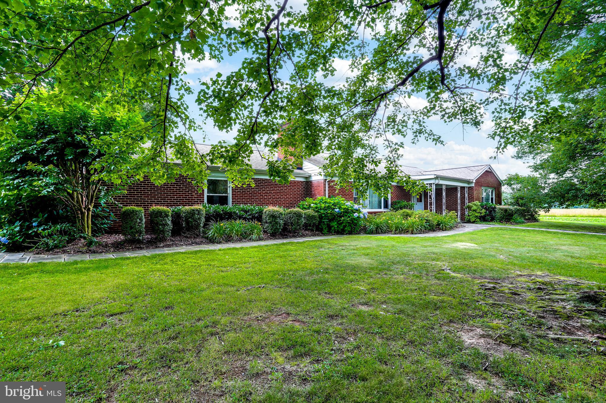 4930 Solomons Island Road Harwood, MD 20776 - Photo 27 of 31 Beautiful landscaping