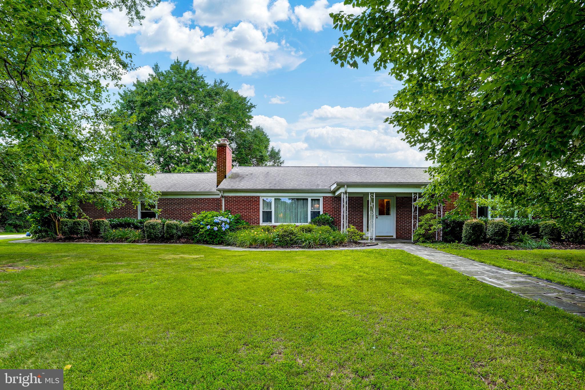 4930 Solomons Island Road Harwood, MD 20776 - Photo 29 of 31 Large level yard with lots of shade trees