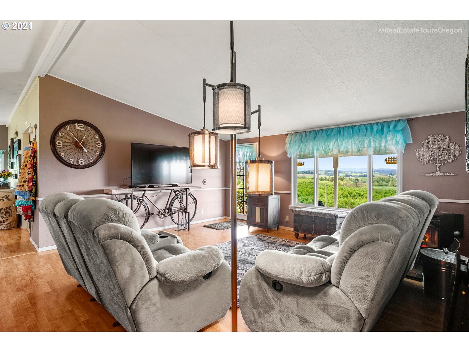 48500 Northwest Hillside Road Forest Grove, OR 97116 - Photo 9 of 32 Gallery Image 9