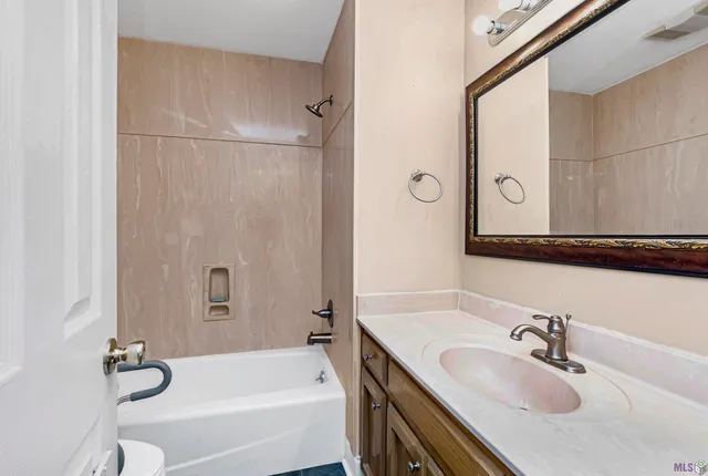 $325,000 | 18506 Belle Grove Road, Prairieville, LA 70769