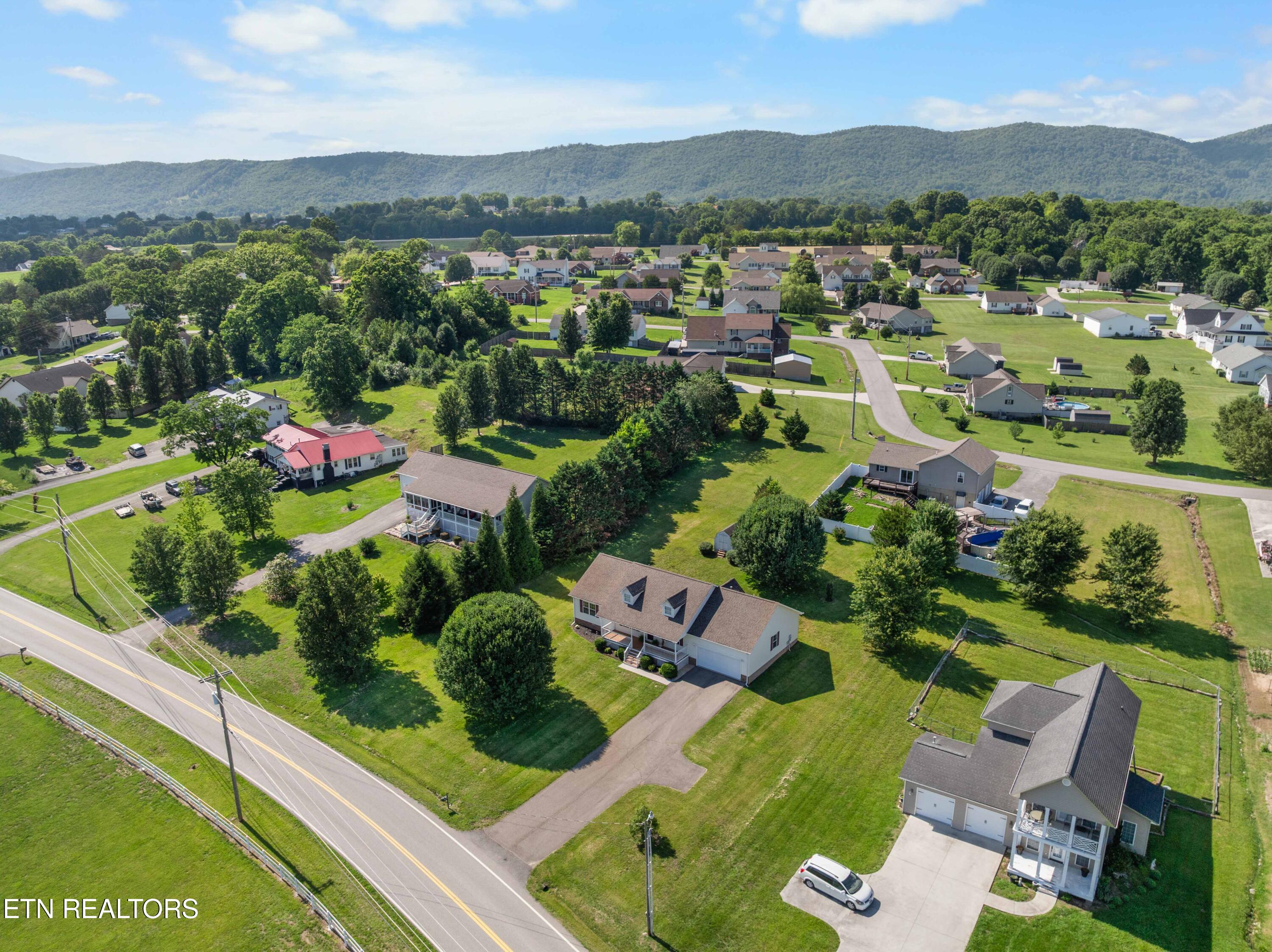 1354 Towe String Road Jacksboro, TN 37757 - Photo 35 of 37 DJI_0964