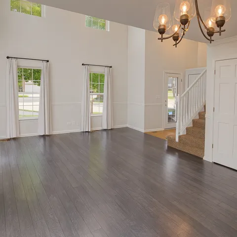 $2,800 | 1433 Deer Creek Lane, Lake In The Hills, IL 60156