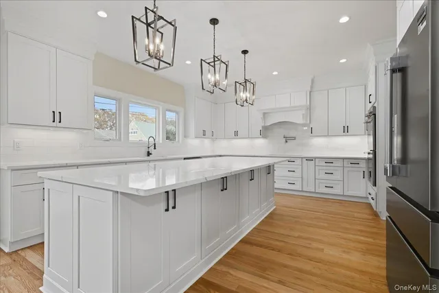 $1,775,000 | 39 Cobalt Lane, Westbury, NY 11590