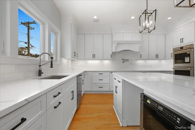 $1,775,000 | 39 Cobalt Lane, Westbury, NY 11590