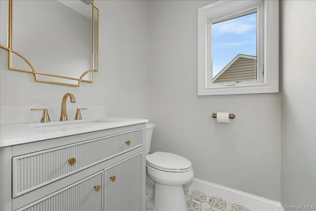 $1,775,000 | 39 Cobalt Lane, Westbury, NY 11590