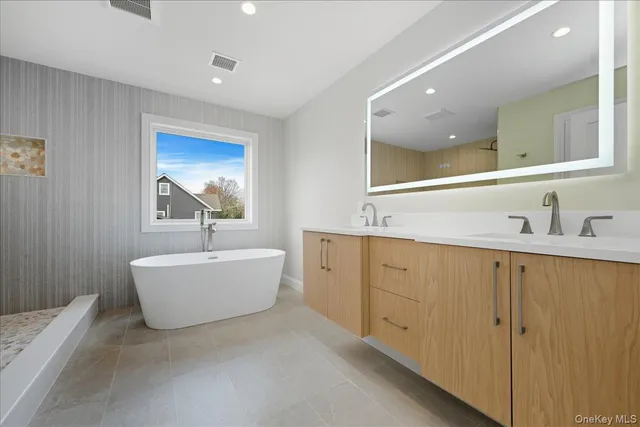 $1,775,000 | 39 Cobalt Lane, Westbury, NY 11590