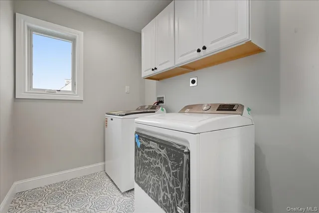 $1,775,000 | 39 Cobalt Lane, Westbury, NY 11590