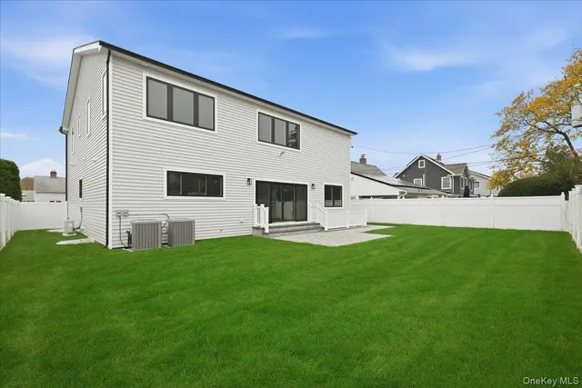 $1,775,000 | 39 Cobalt Lane, Westbury, NY 11590