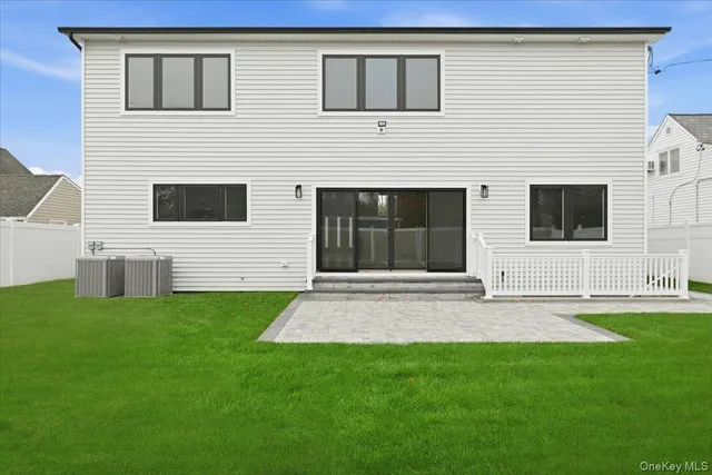 $1,775,000 | 39 Cobalt Lane, Westbury, NY 11590