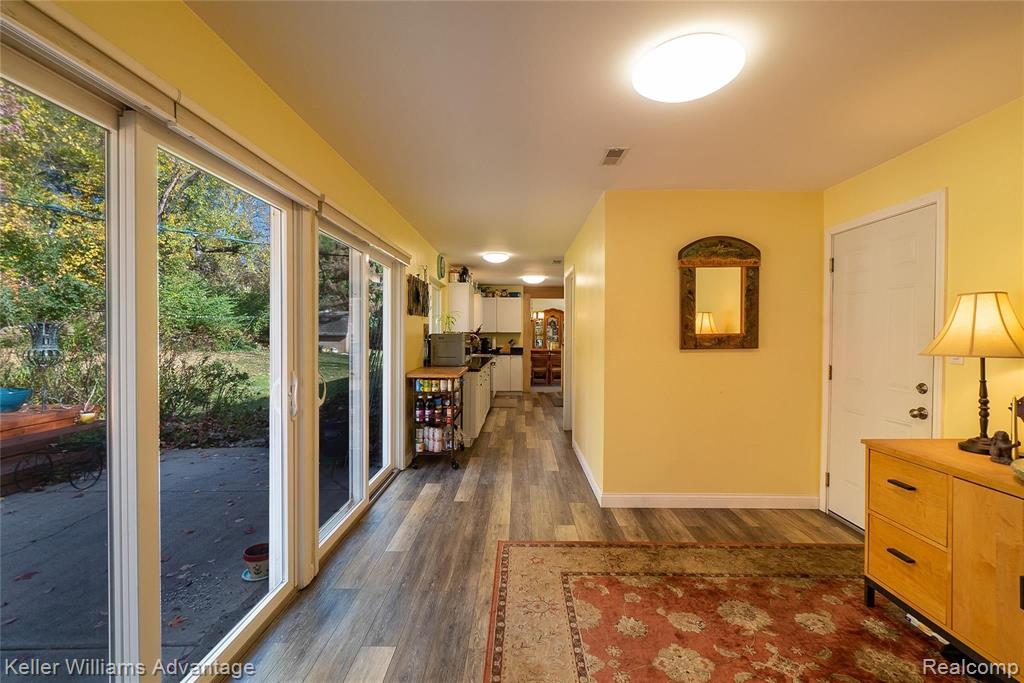 2360 West Square Lake Road Troy, MI 48098 - Photo 17 of 45