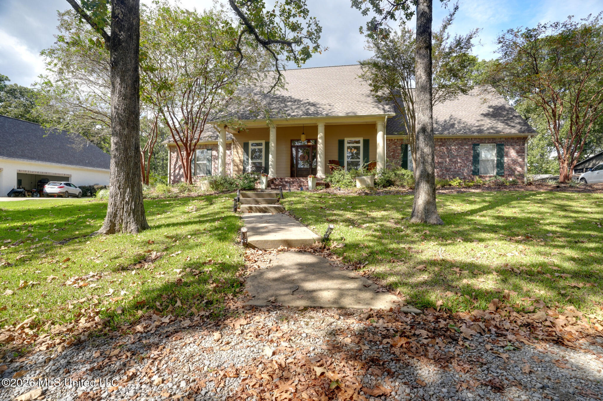 691 Hoy Road Madison, MS 39110 - Photo 37 of 46 Exterior_Front_Bracket_Blend
