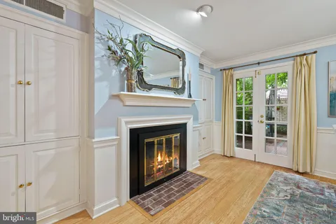 $1,378,500 | 116 Cameron Mews, Alexandria, VA 22314