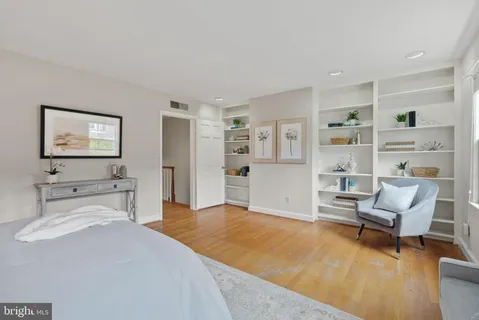 $1,378,500 | 116 Cameron Mews, Alexandria, VA 22314