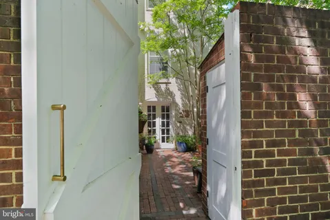 $1,378,500 | 116 Cameron Mews, Alexandria, VA 22314