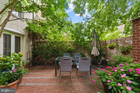 $1,378,500 | 116 Cameron Mews, Alexandria, VA 22314