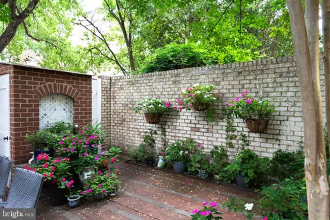 $1,378,500 | 116 Cameron Mews, Alexandria, VA 22314