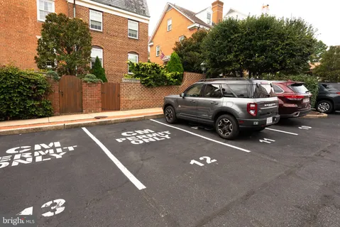 $1,378,500 | 116 Cameron Mews, Alexandria, VA 22314