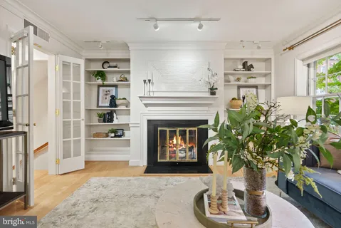 $1,378,500 | 116 Cameron Mews, Alexandria, VA 22314