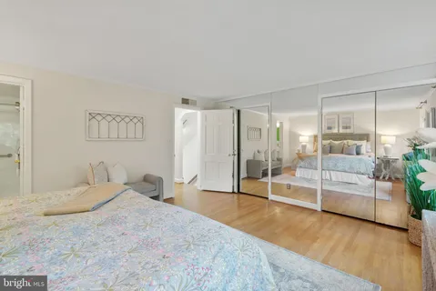 $1,378,500 | 116 Cameron Mews, Alexandria, VA 22314