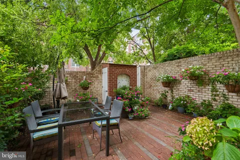 $1,378,500 | 116 Cameron Mews, Alexandria, VA 22314