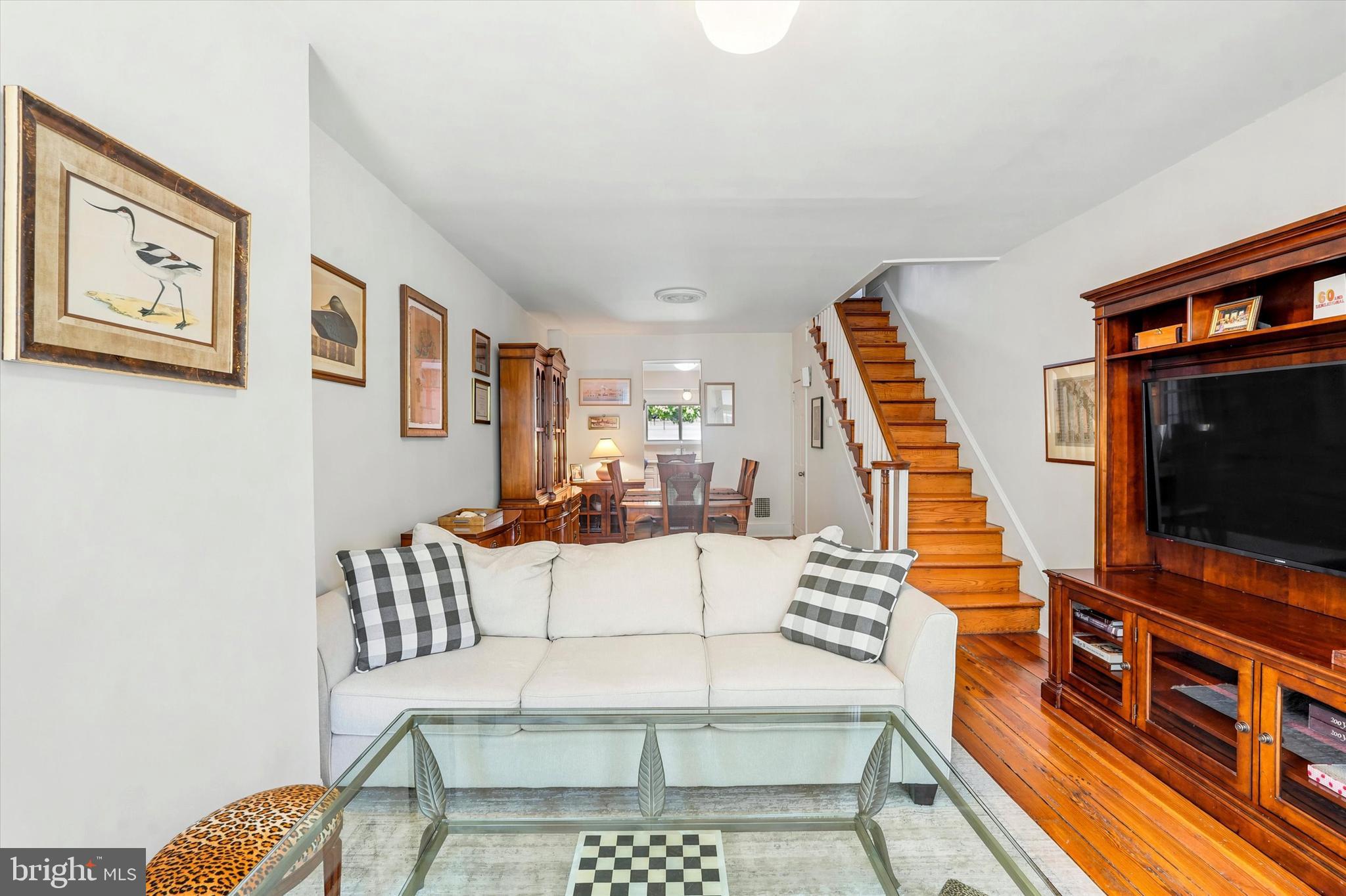 227 Watkins Street Philadelphia, PA 19148 - Photo 2 of 10