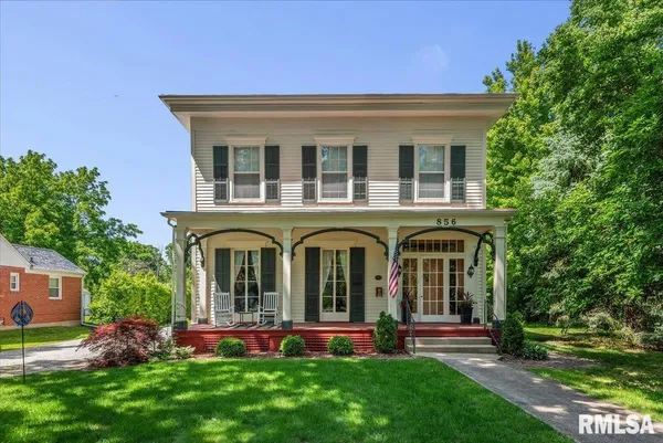$299,900 | 856 West State Street, Jacksonville, IL 62650