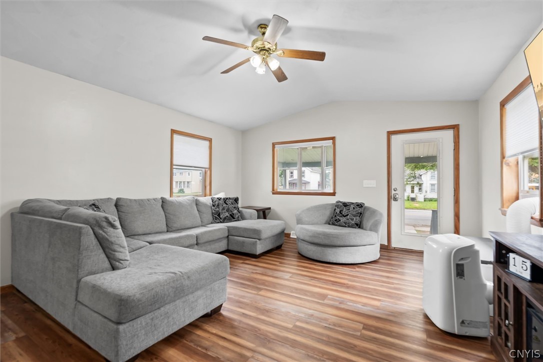 232 North Main Street Oneida, NY 13421 - Photo 8 of 40
