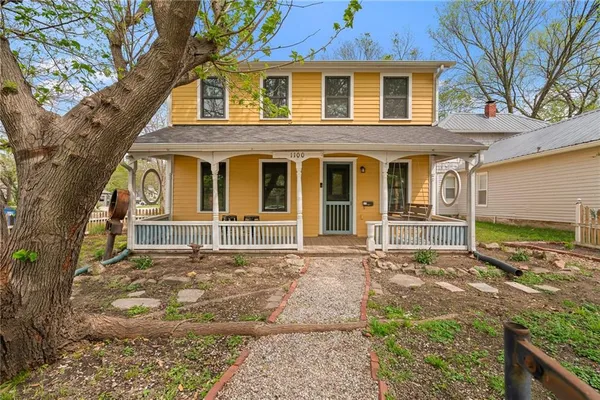 $225,000 | 1100 New York Street, Lawrence, KS 66044