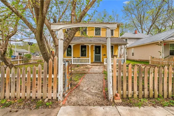 $225,000 | 1100 New York Street, Lawrence, KS 66044