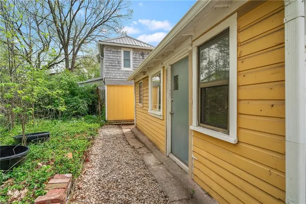 $225,000 | 1100 New York Street, Lawrence, KS 66044