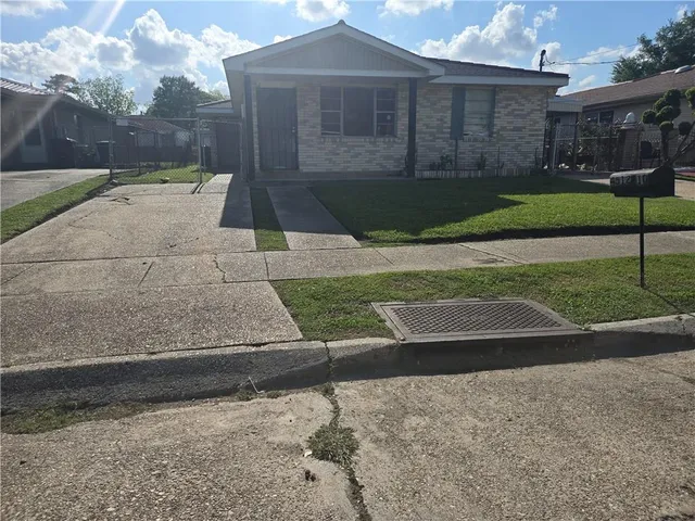$1,200 | 4510 Rosemont Place, New Orleans, LA 70126