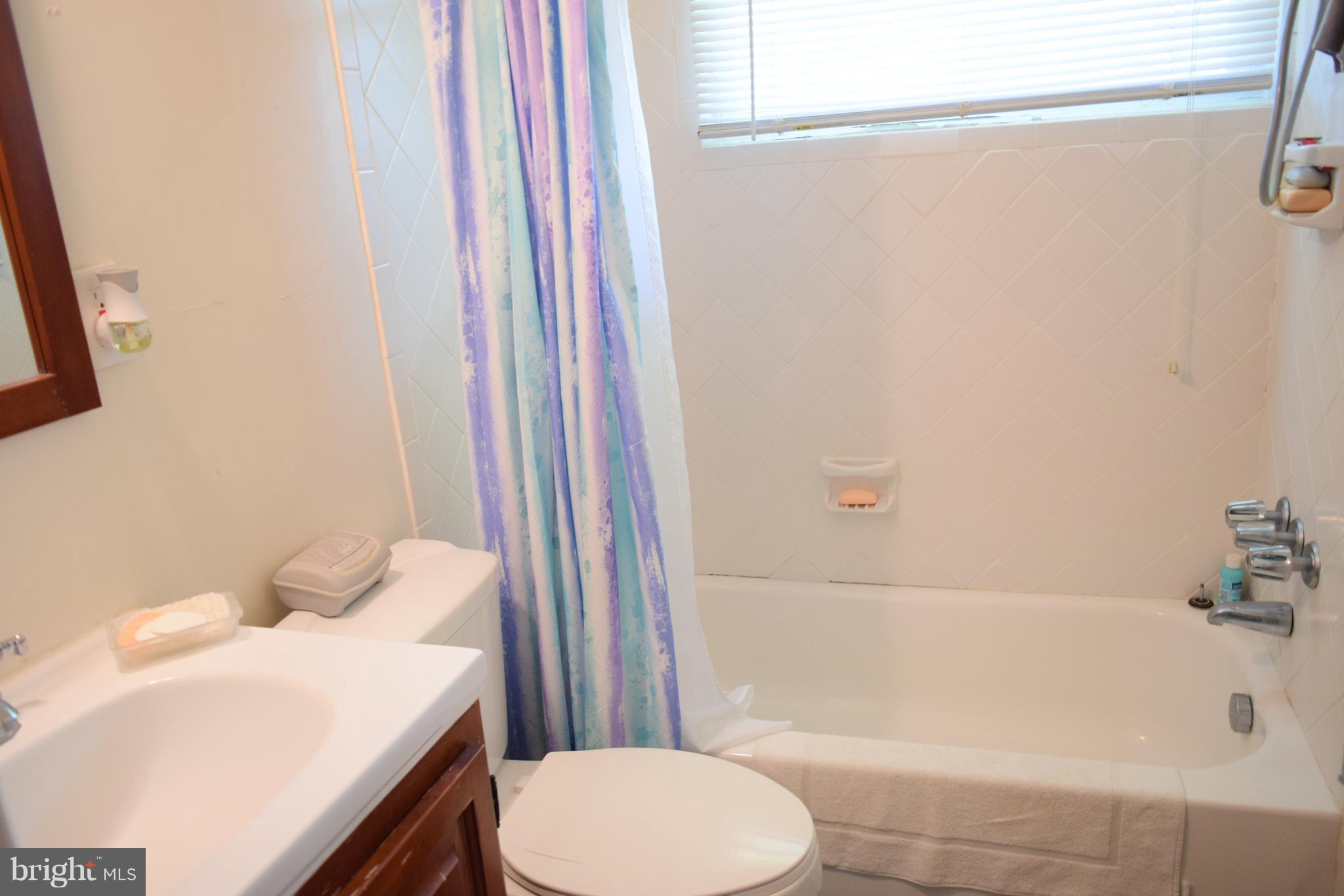 5203 Columbia Road Springfield, VA 22151 - Photo 9 of 16 Bath