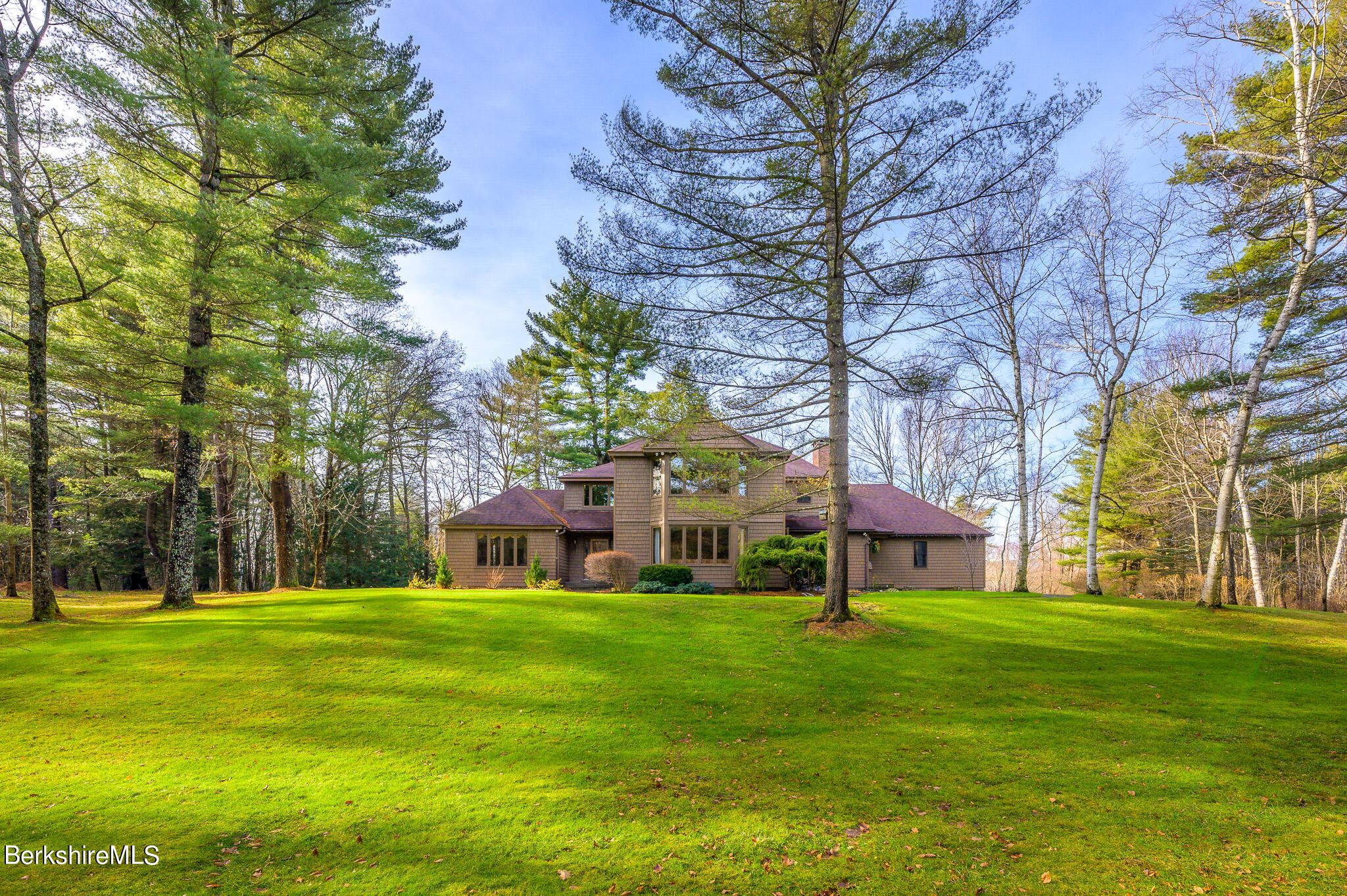 a view of a house with a big yard