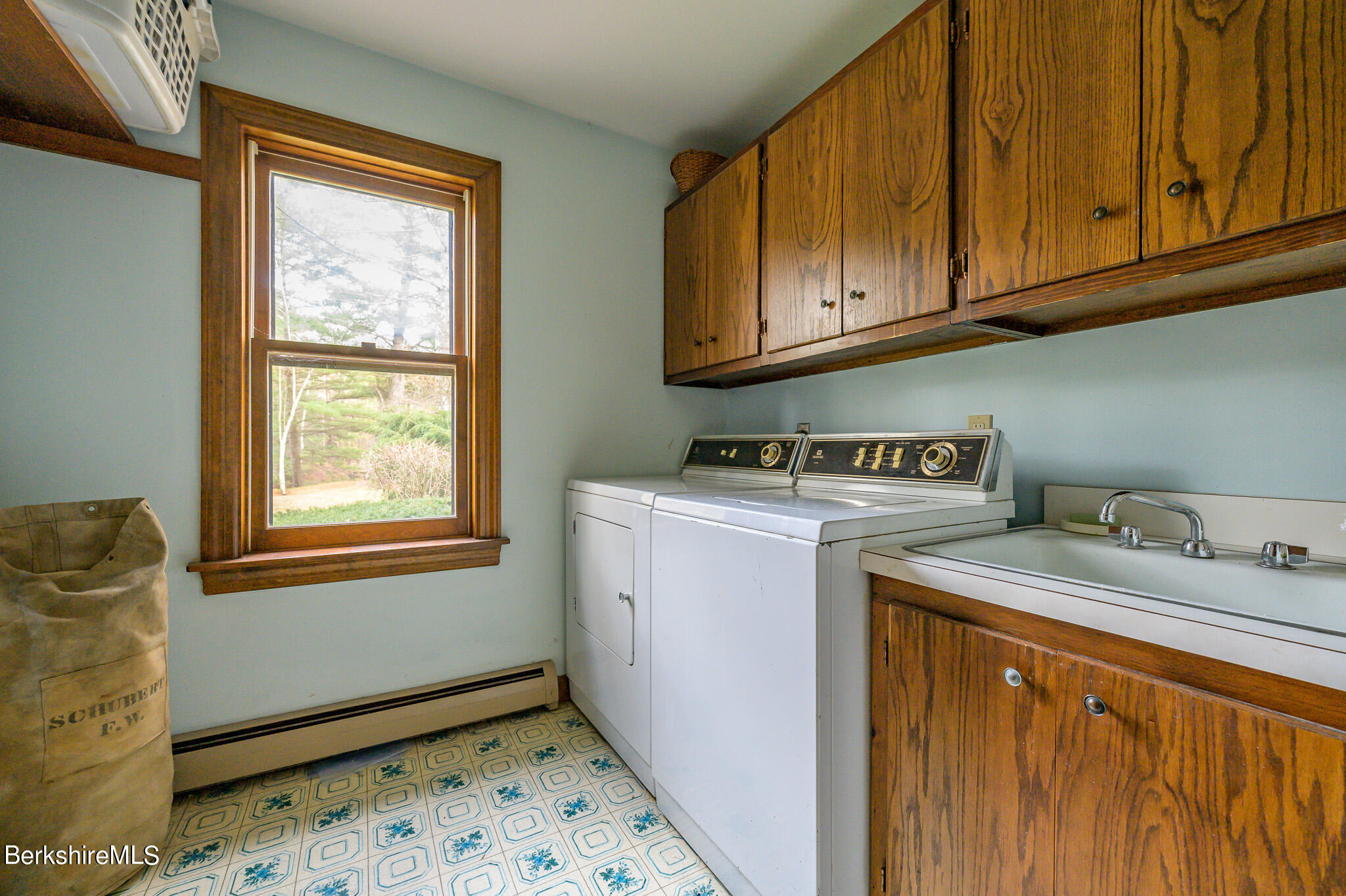 462 E Road Richmond, MA 01254 - Photo 36 of 49 a utility room with dryer and washer