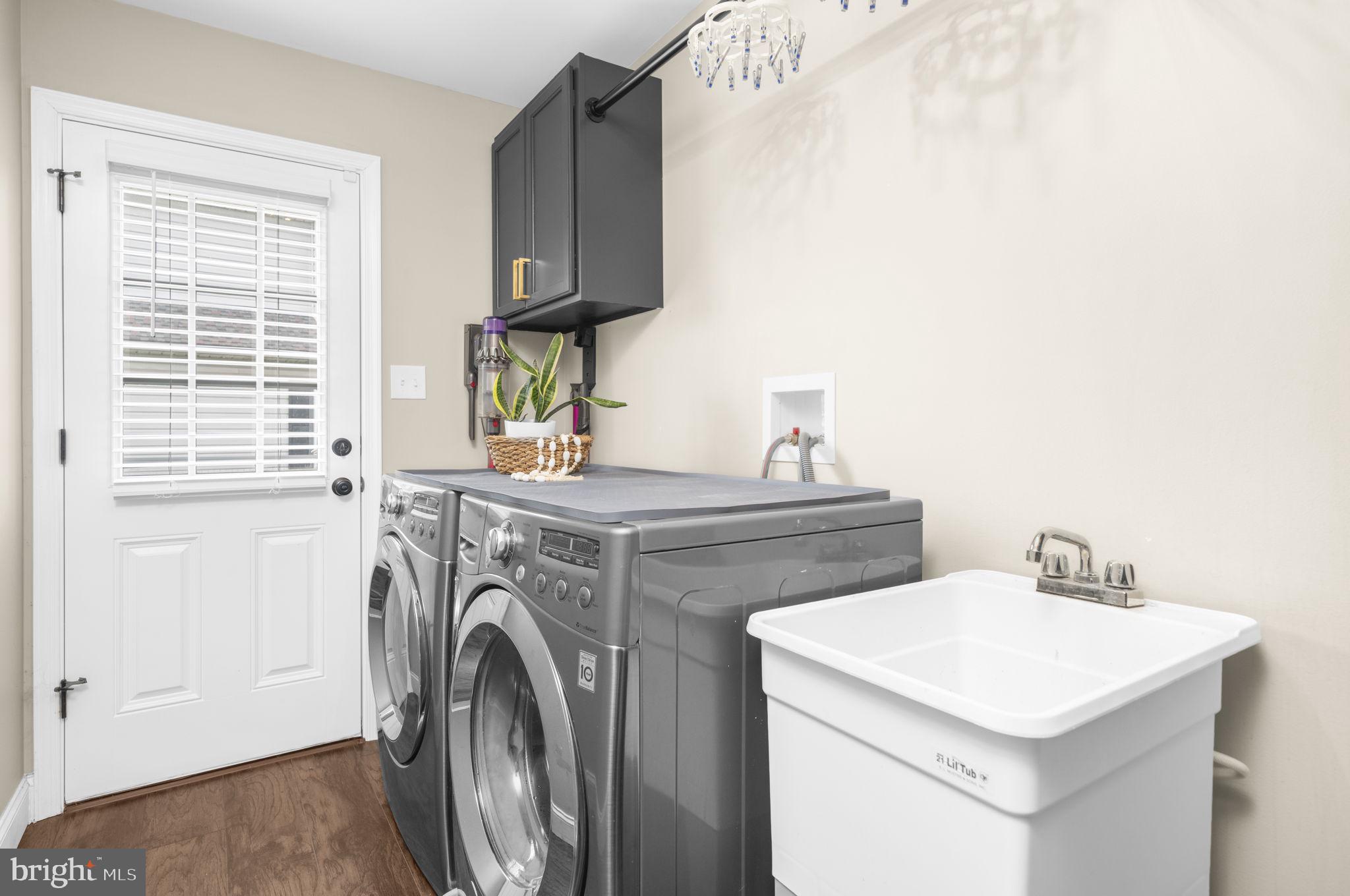 150 Nectar Run Telford, PA 18969 - Photo 19 of 41 a utility room with dryer and washer