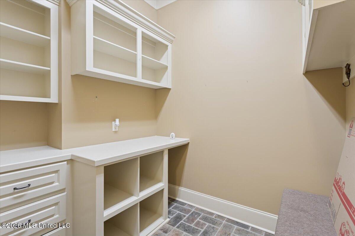 10 Magnolia Crossing Road Sumrall, MS 39482 - Photo 27 of 34 Mudroom