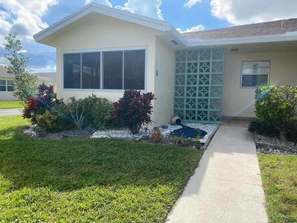$1,950 | 5397 Lakefront Boulevard, Unit A, Delray Beach, FL 33484