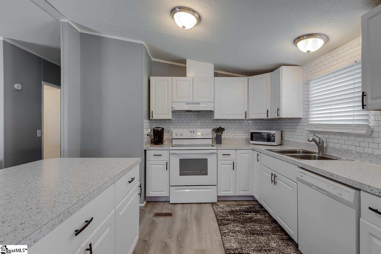 145 Sullivan Road Simpsonville, SC 29680 - Photo 12 of 30